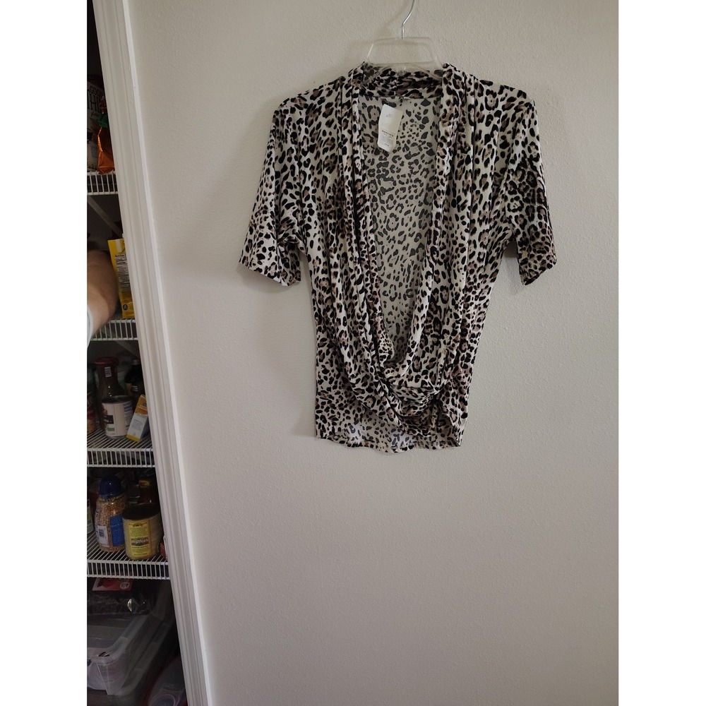 Femme by Tresics Leopard Print Draped Front V-Neck Short Sleeve Top Large NEW